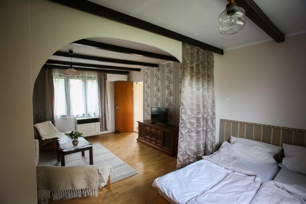 Hellenyi Apartmanok Харканы Экстерьер фото
