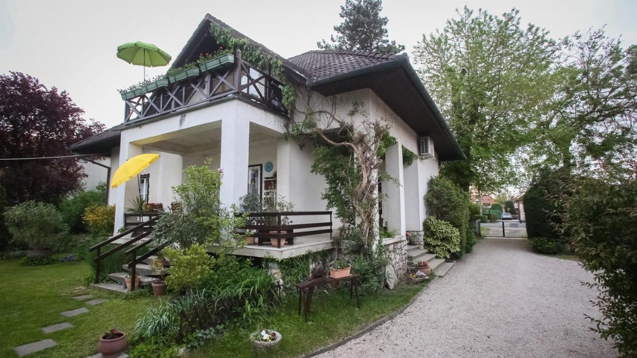 Hellenyi Apartmanok Харканы Экстерьер фото